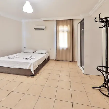 Ekici Suites 2*