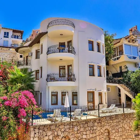 Ekici Suites Aparthotel 2*